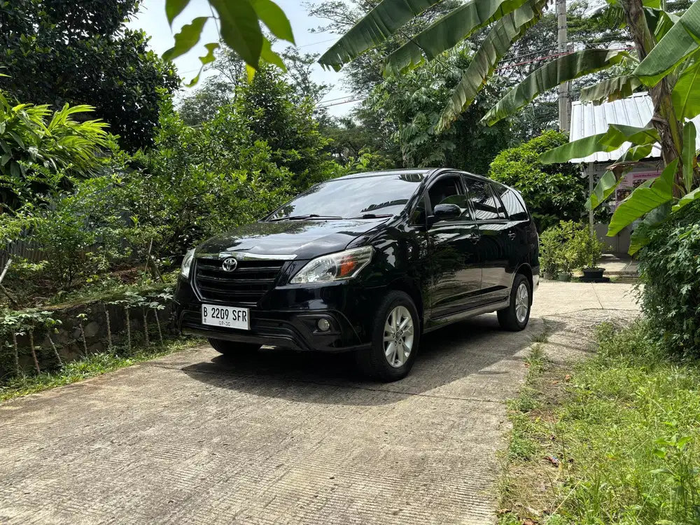 Toyota Kijang Innova E 2015 AT matic Ganjil