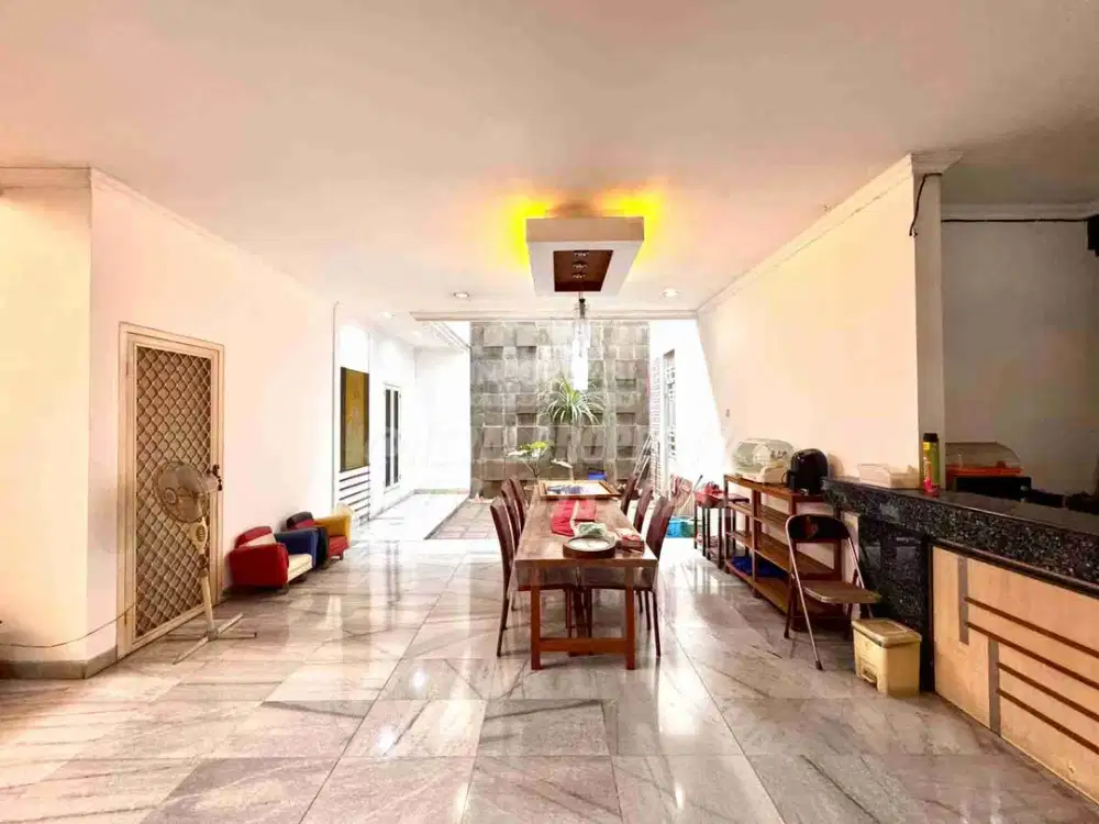 Rumah sewa hoek dekat pos satpam, perumahan Taman Kebon Jeruk