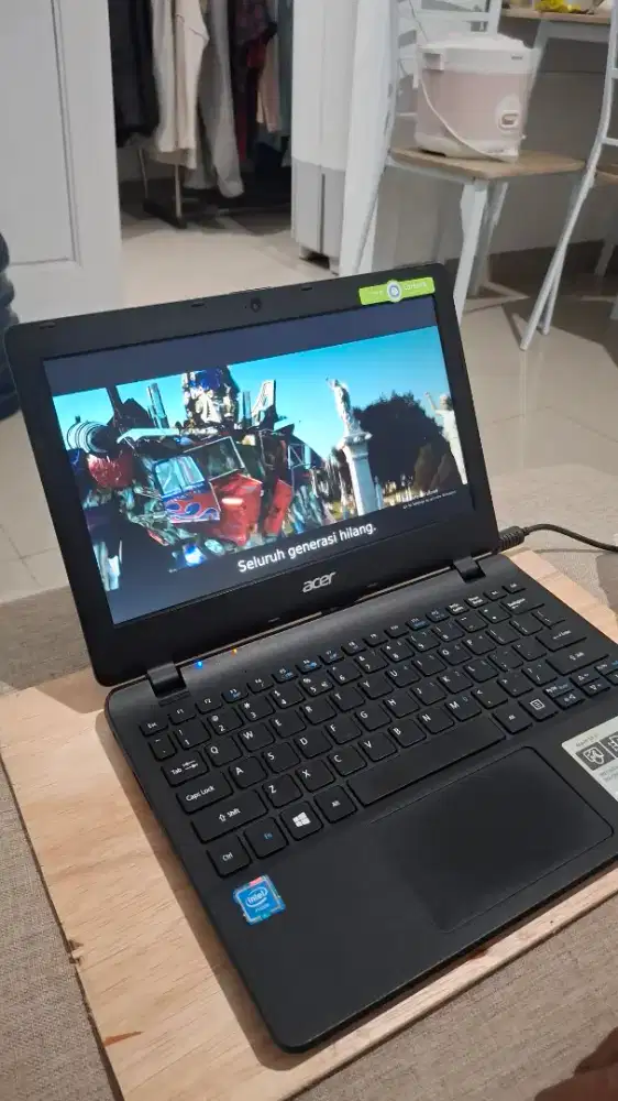 Dijual murah laptop ACER ES1 131 ram 2 GB/500 Hdd