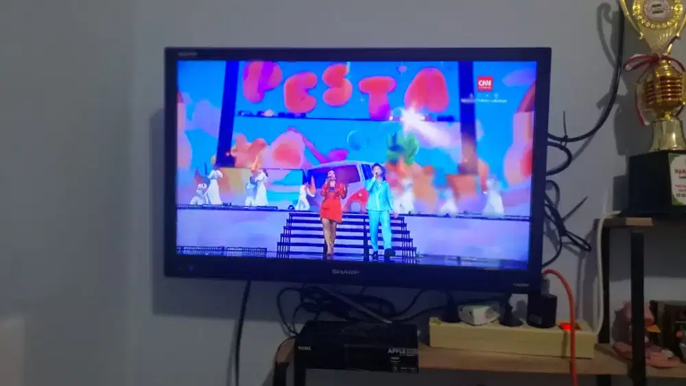 Jual tv led sharp Aquos 24 inch manual + set top box