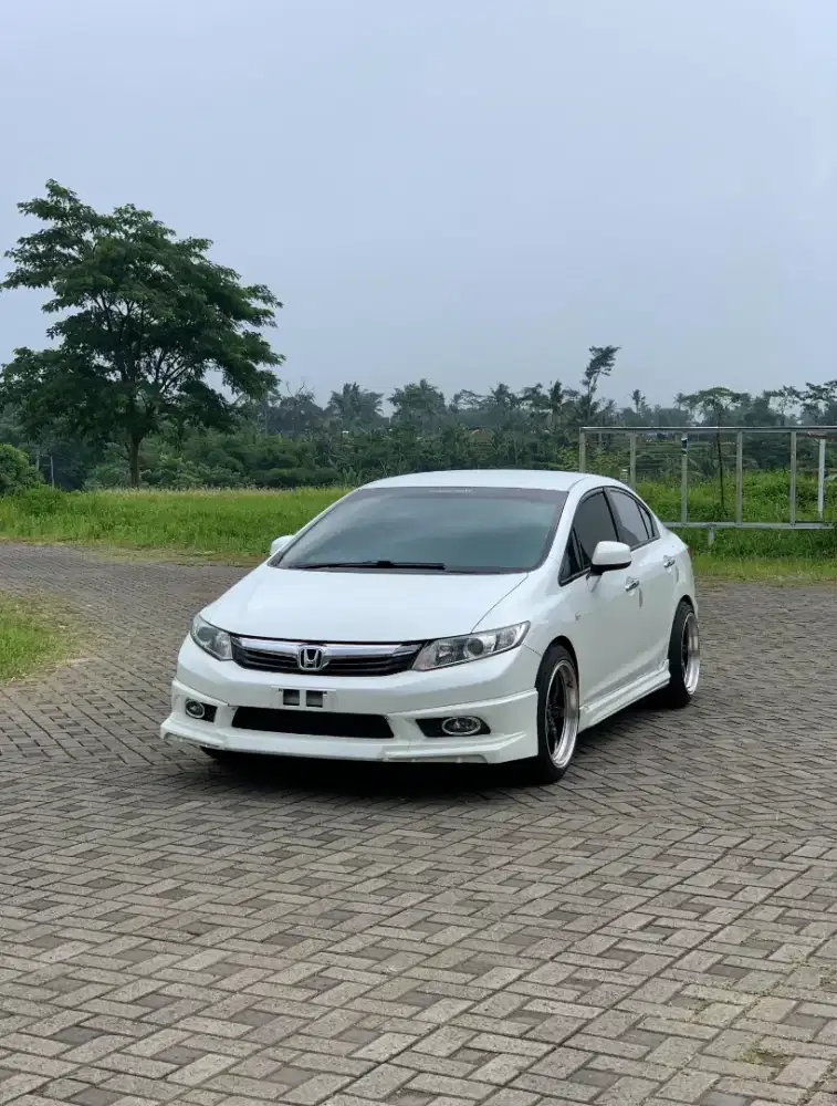 Di jual Civic FB 1.8 AT 2013