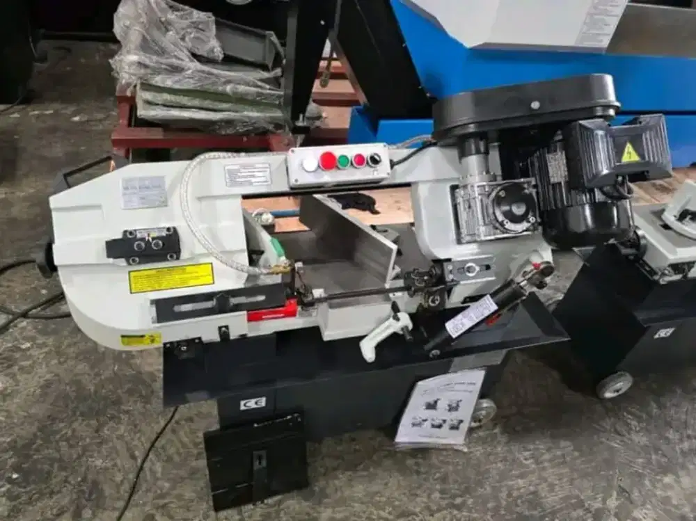 Mesin potong bandsaw