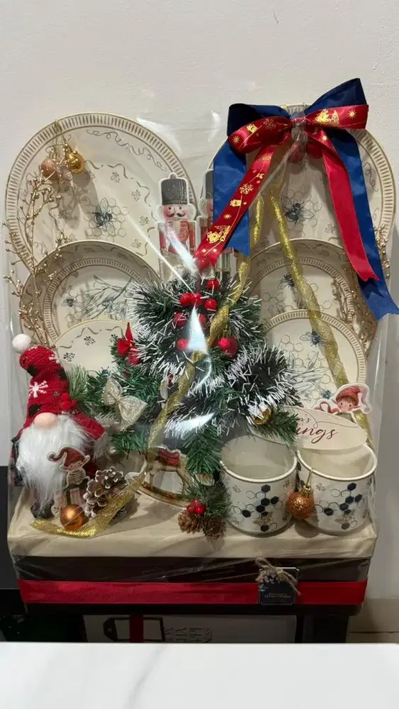Christmas hampers Set Piring dari The Line Home