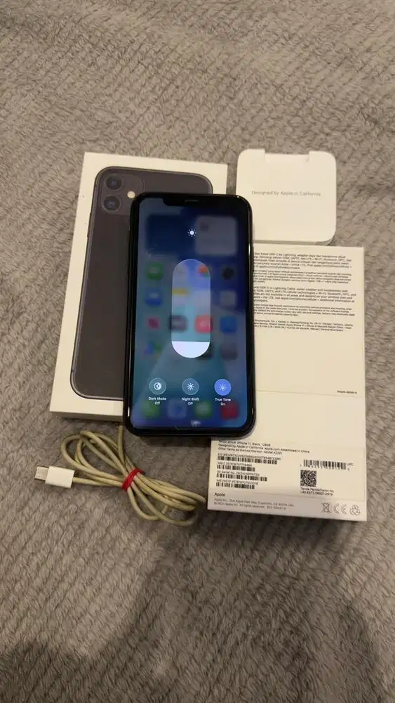 Dijual Iphone 11 Black 128GB Resmi Ibox Mulus Lengkap