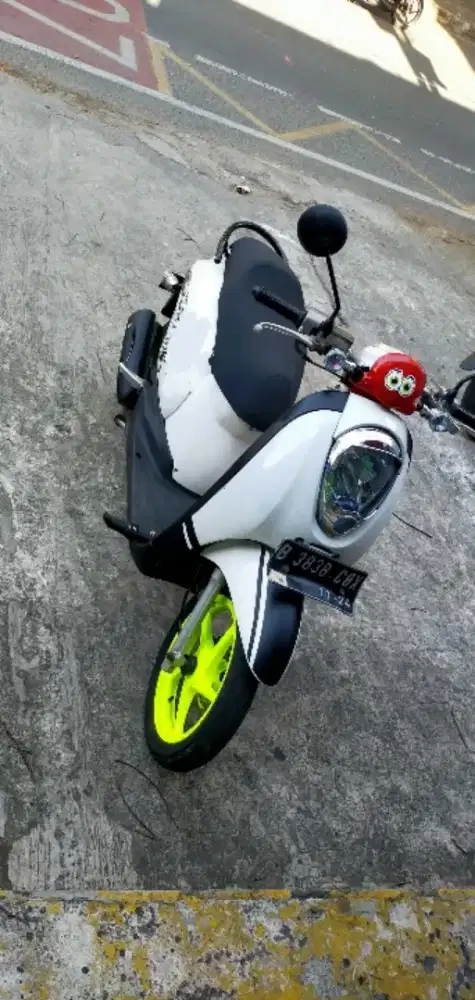 Dijual Scoopy Karbu 2011,body mulus,mesin tokcer