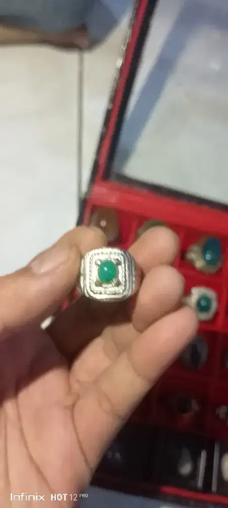 Cincin batu bacan