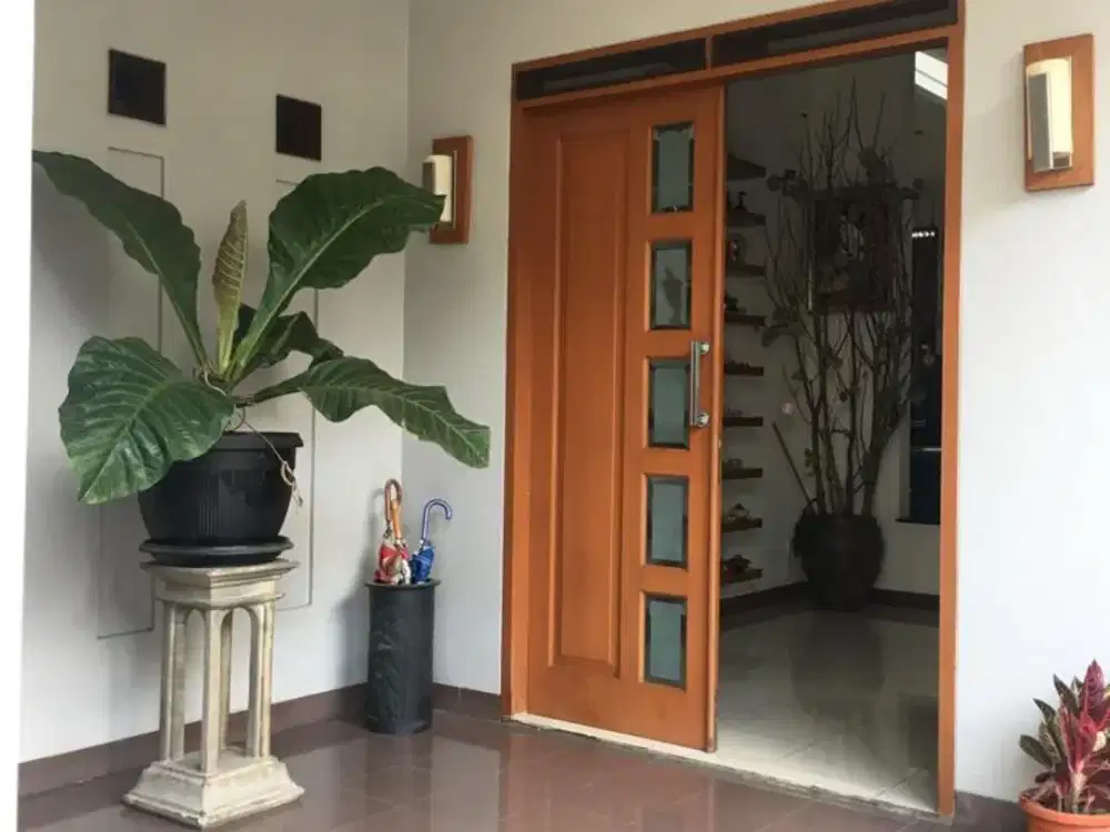 Rumah Nyaman Tenang di Setraduta