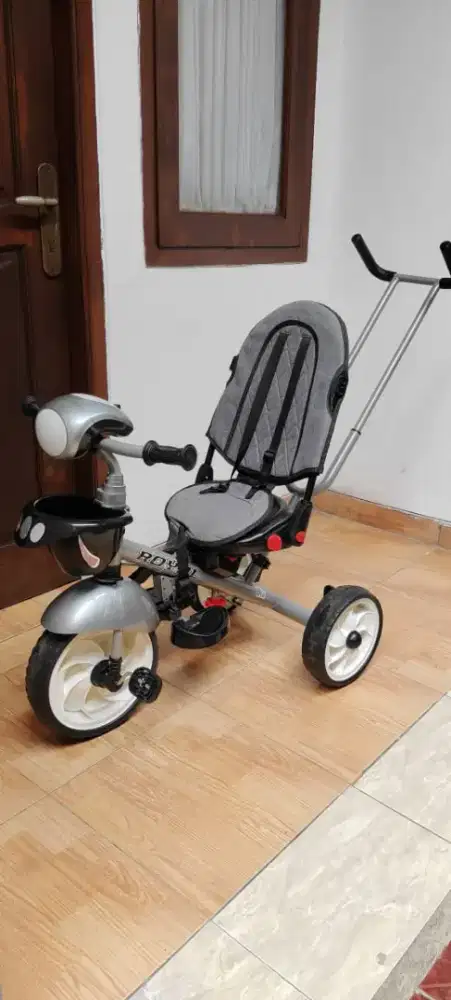 Sepeda Stroller Roda Tiga Merk Royal