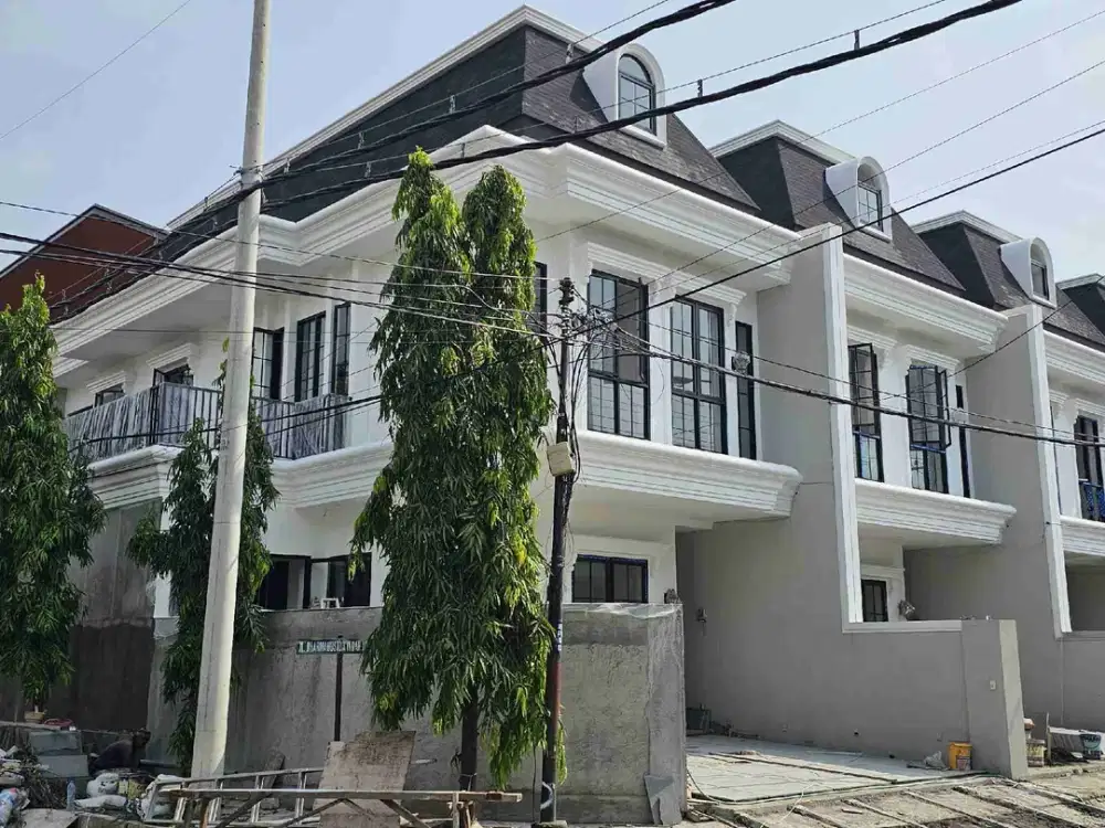 Dijual Rumah Baru Gress Eropa Style With Attic Space di Dharmahusada Indah Surabaya Timur