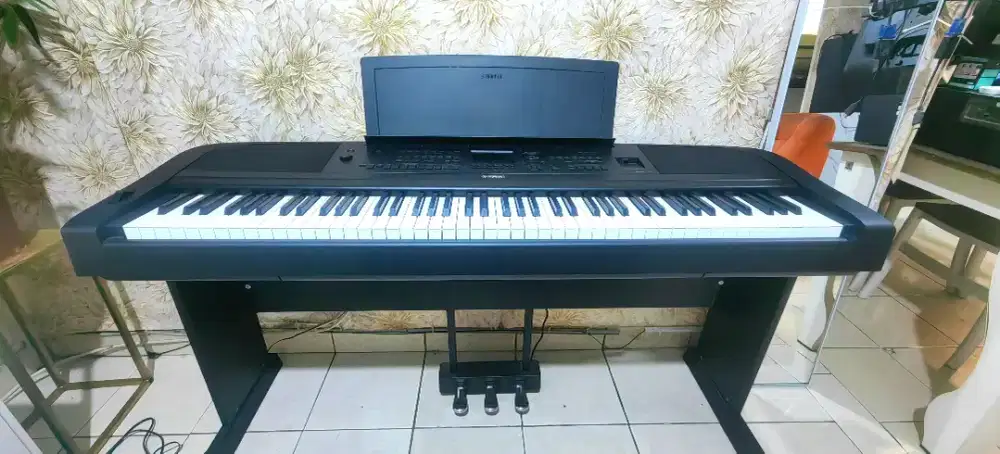 Digital Piano DGX670 like new