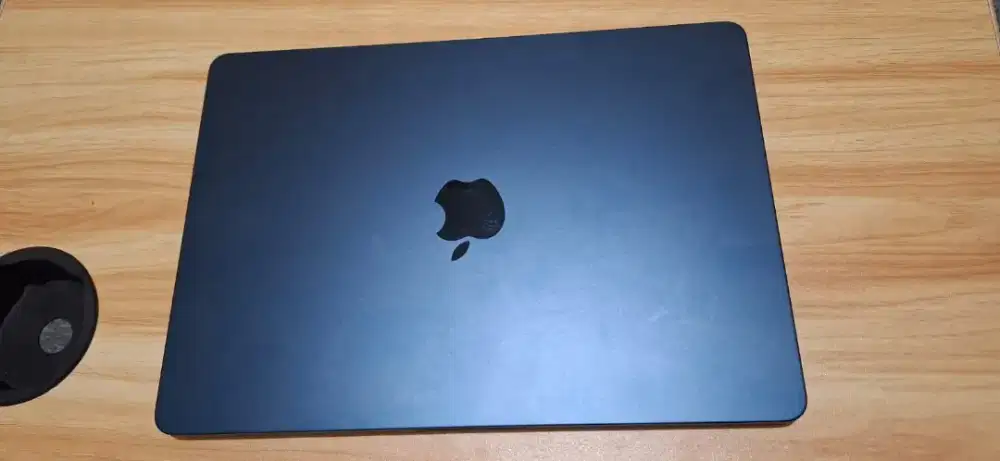 Macbook Air M2 midnight 8/256 LIKE NEW CC 16!!