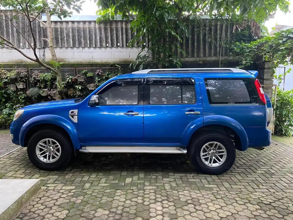 FORD EVEREST 2.5 XLT MT Limited Color!