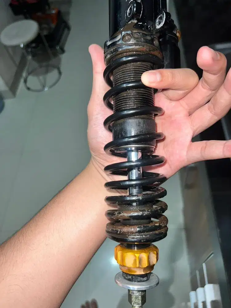 Shock Zelioni vespa depan