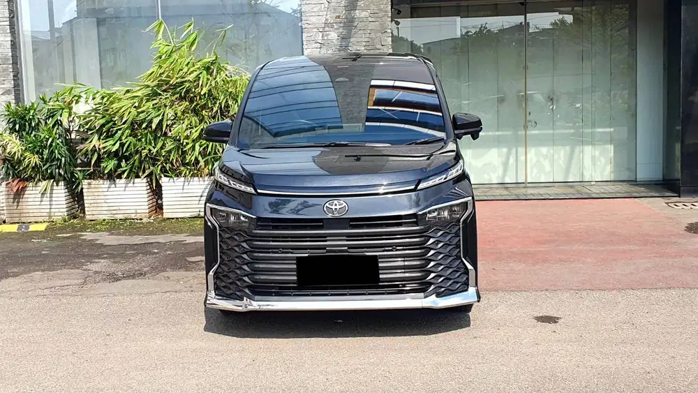 Toyota Voxy 2.0 CVT AT TSS Camera360 Hitam 2022 Like New Low Km Record