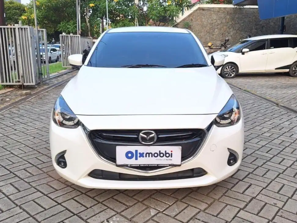 LOW DP Mazda 2 1.5 R Skyactiv Bensin-AT 2017 NRZ