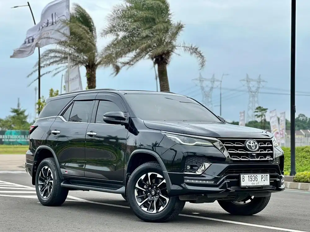 Toyota Fortuner VRZ 2.8 GR 4x4 AT 2022 Pajak Panjang