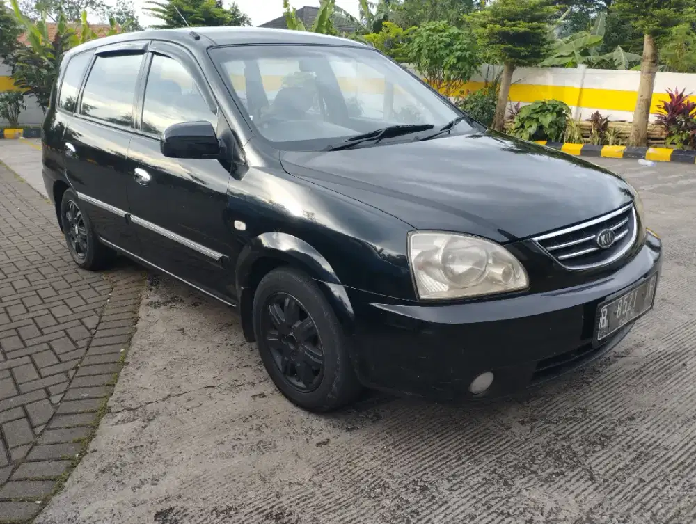 Kia Carens ll 2004 MT