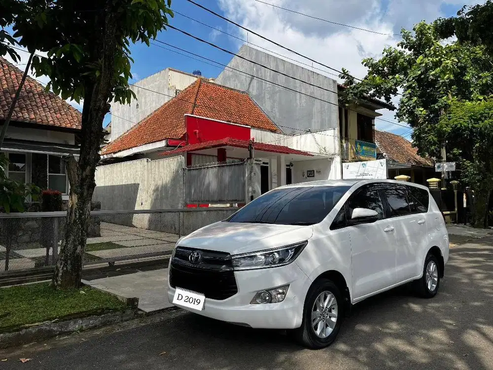 Innova 2.4 V AT Diesel Reborn putih plat D Bandung