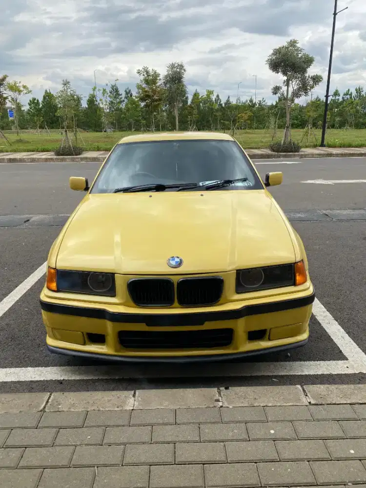 Bmw e36 318i kuning