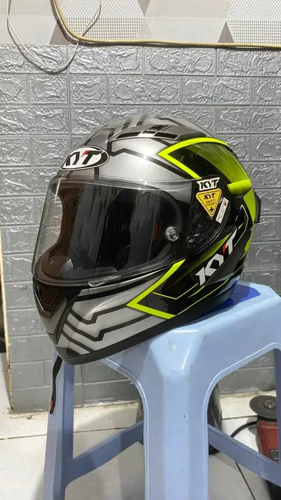 Helm KYT Falcon