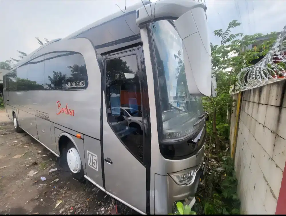 Bus Mercedes Benz OH 1526 Tahun 2011 Dari Wisata