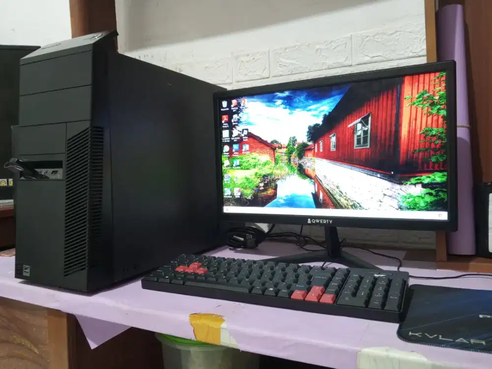 Pc intel core i5,,ram 16gb,,monitor 19inch..branded lenovo siap pakai