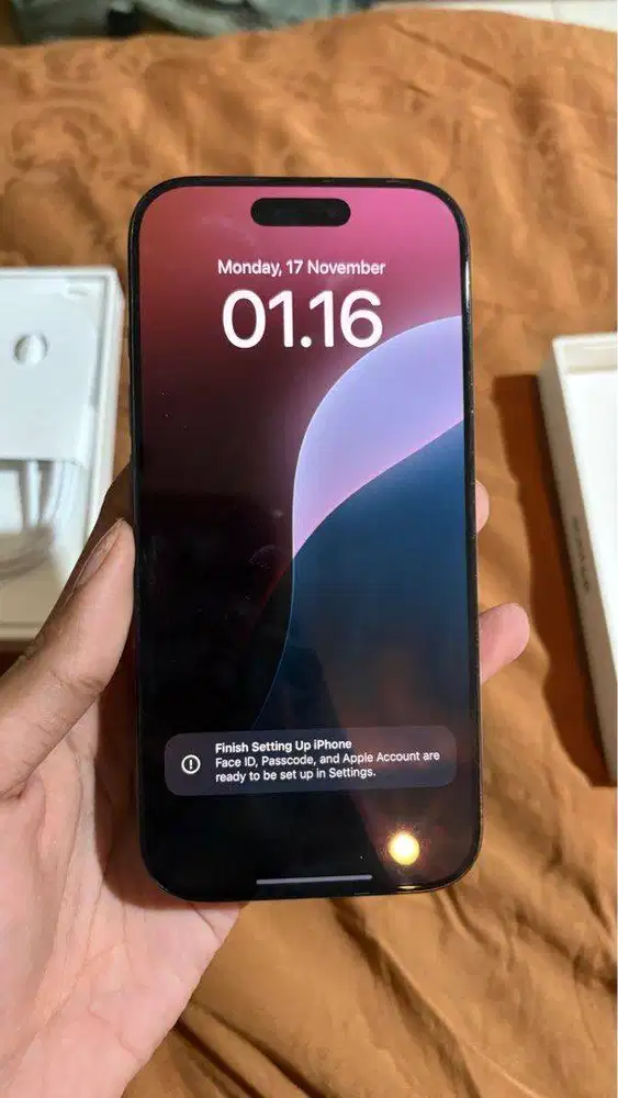 Iphone 16 pro 256 Titanium Hitam