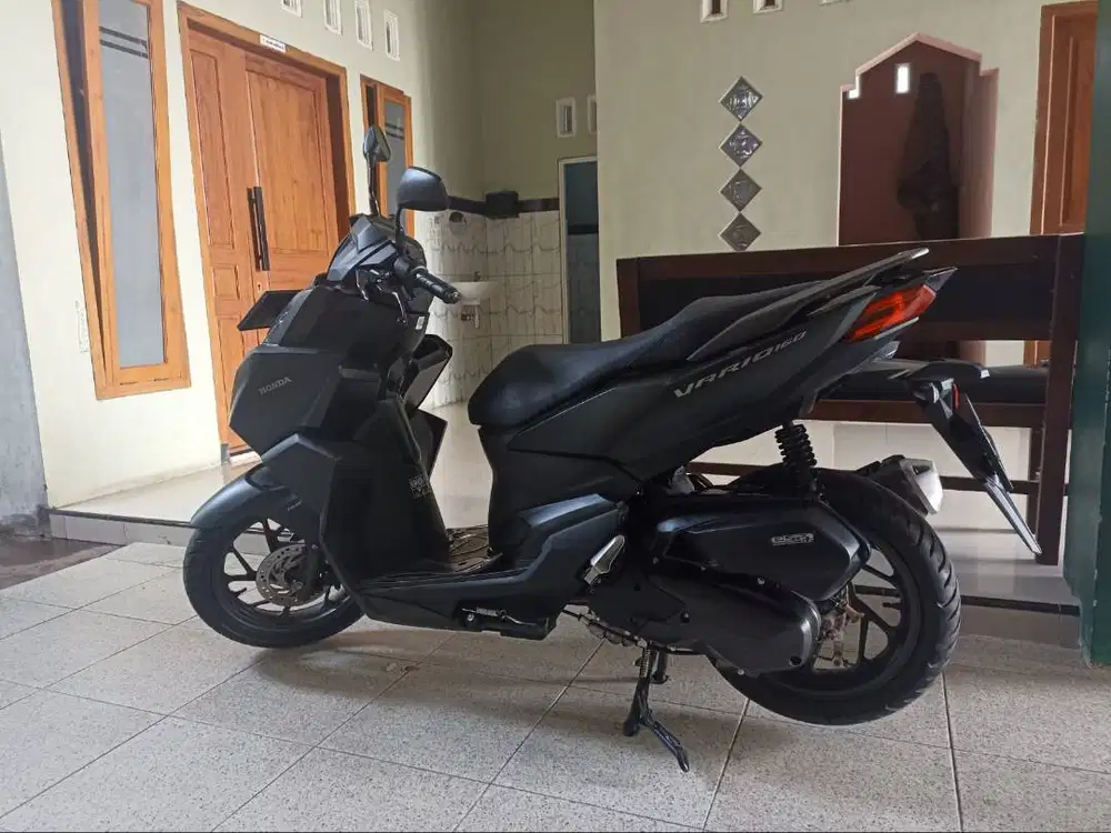 Vario CBS 160 Warna Hitam Doff