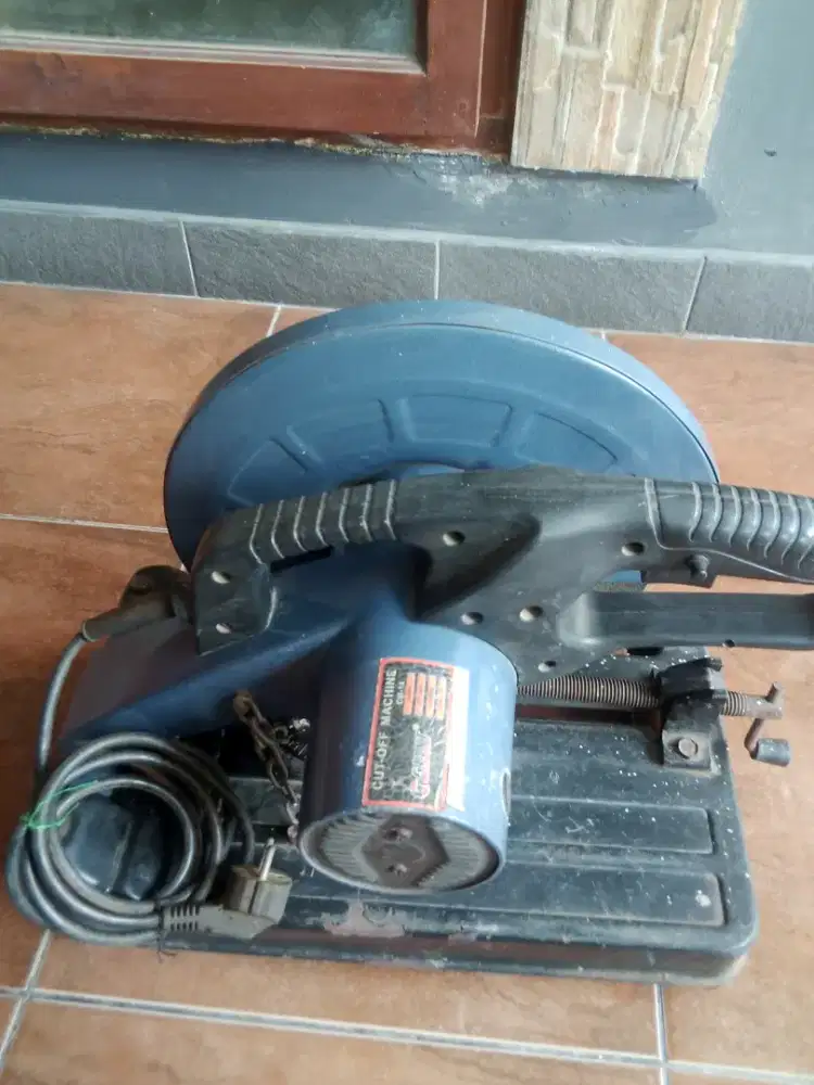 Mesin potong Saw cutting  besi