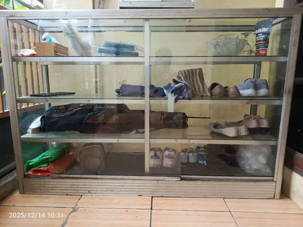 Jual Cepat etalase Bekas Kondisi 80% Baik