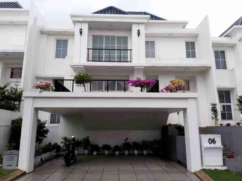 Dijual Rumah mewah dan cantik, rapi siap huni di golef residence sumarecon bogor