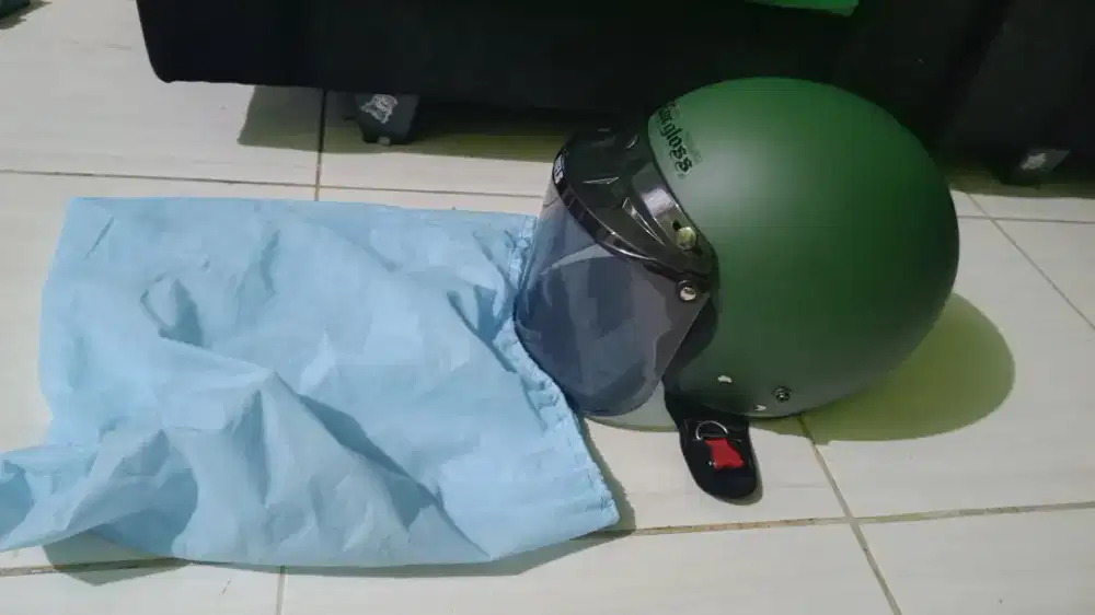 Helm SNI merk Cargloss size L warna army