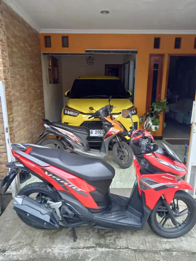 Dijual vario cbs merah 125cc 2023