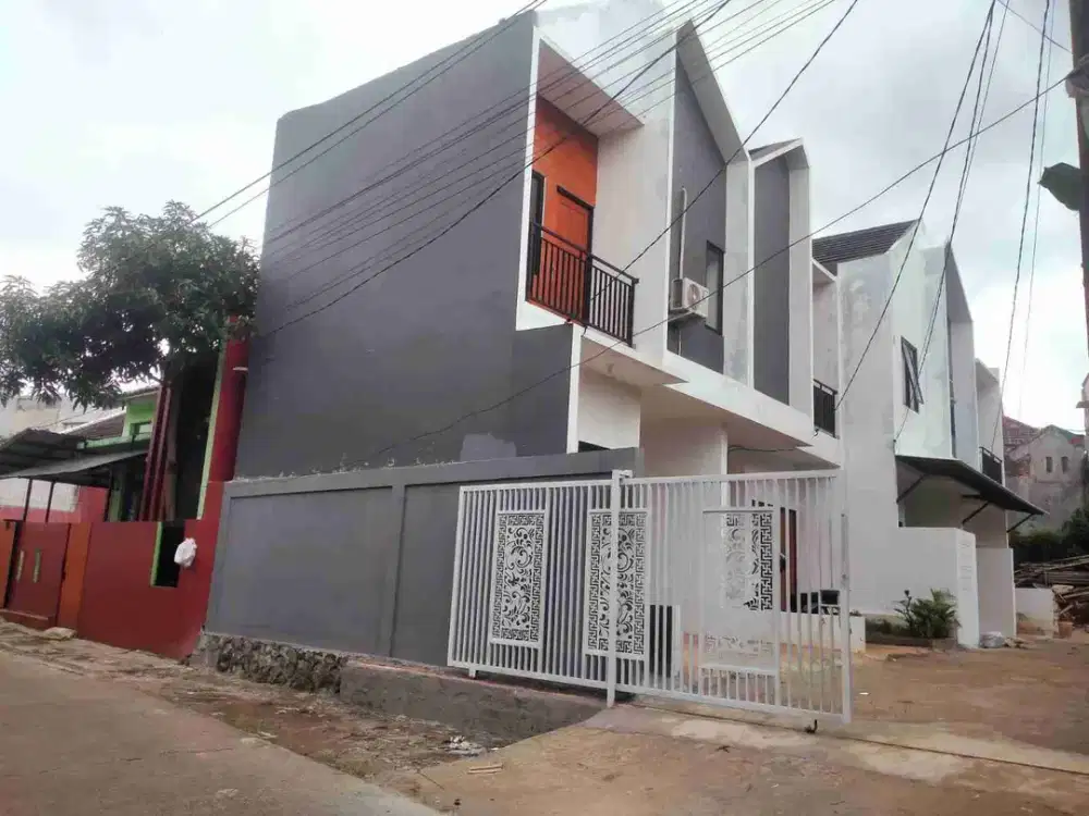 Rumah mewah anti macet di depan tol desari..