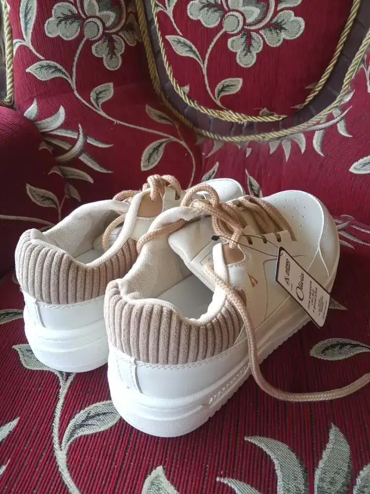 Sepatu wanita merk aerostreet