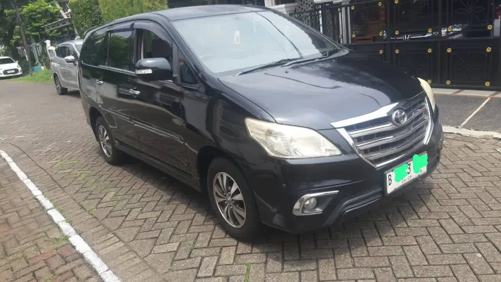 Dijual Kijang Innova 2015 Bensin V Warna Hitam