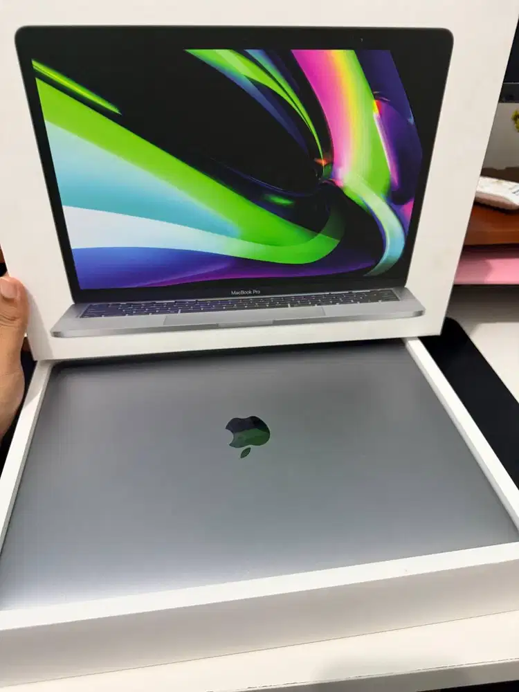 MacBook Pro 13 M1 2020 8/256GB RUSAK Logic Board - Fullset Mulus