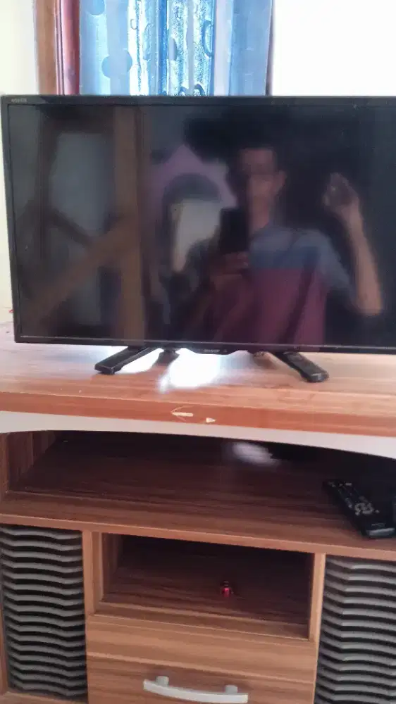 Jual tv led Sharp 22 inch +stb wellhome