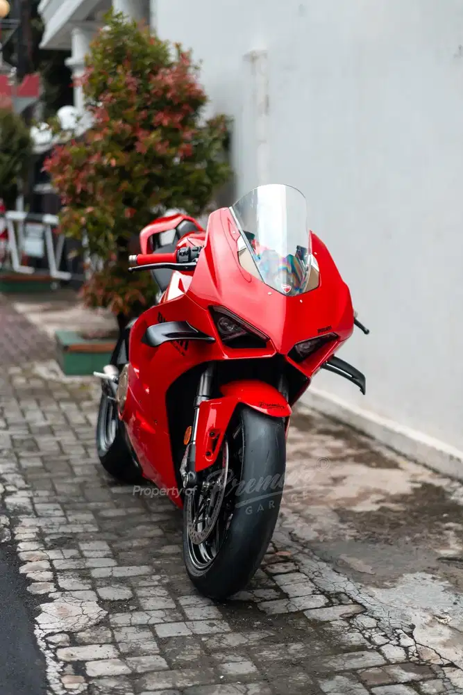 Moge Ducati Panigale V4 Red VIN. 2023 Low KM