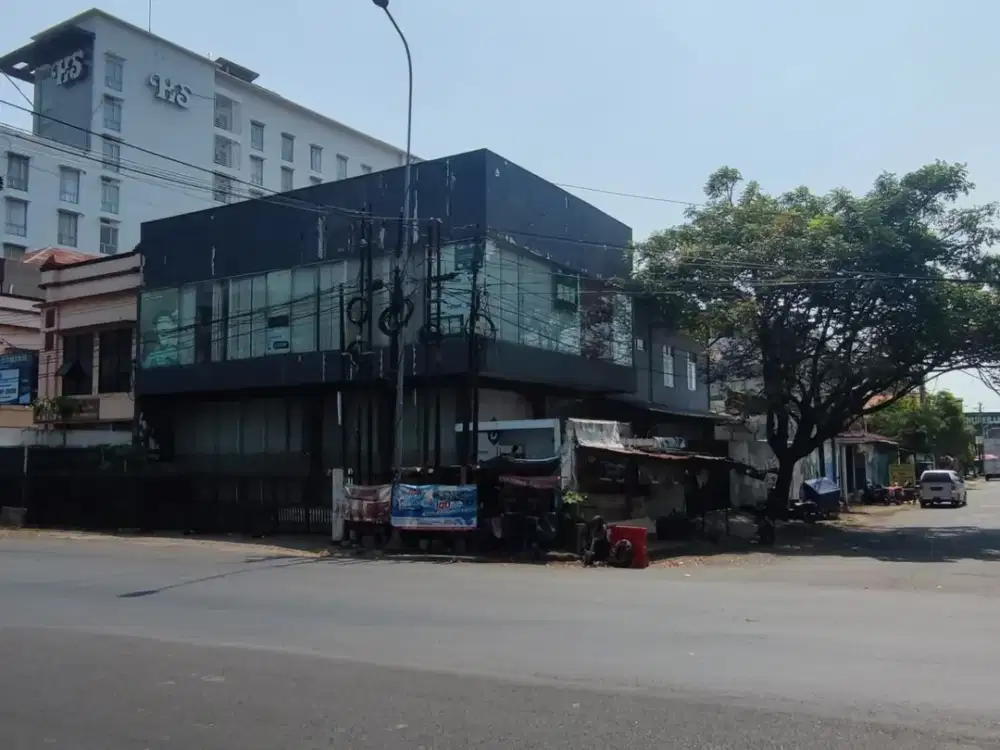 Gedung Depan Stasiun Pekalongan Jl Gajah Mada