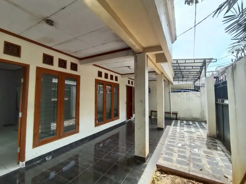 Rumah dijual 150 meter dari Jalan Panglima Polim Raya Kebayoran Baru