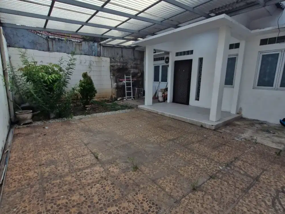 Murah!!Dijual rumah cantik dan asri di cipinang