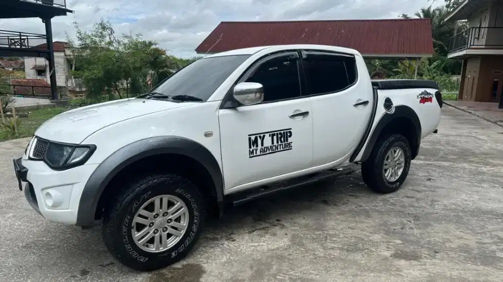 Strada Triton 2.5 double cabin 2014