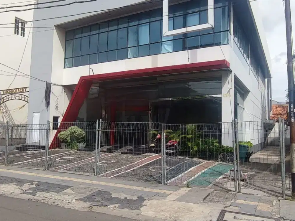 Jual Gedung Bekas Showroom di Kota Tua Jakarta Barat