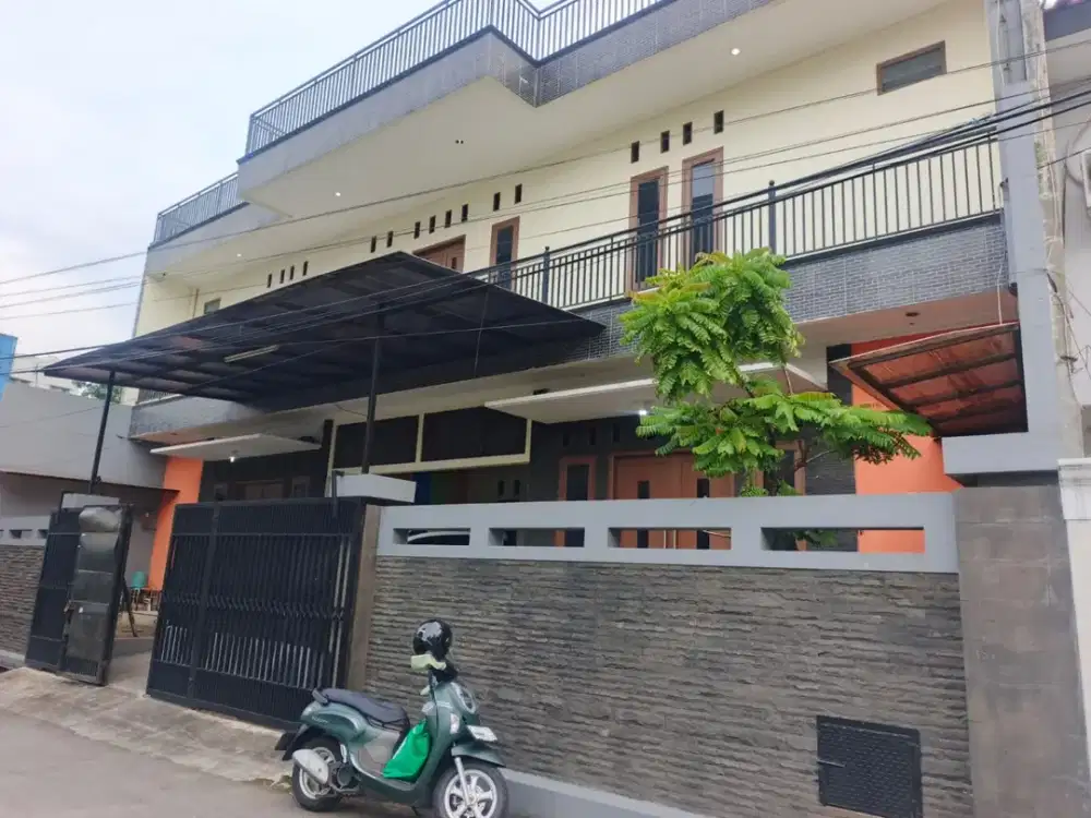 Disewa Rumah Luas di Komplek IKIP duren sawit Jakarta timur