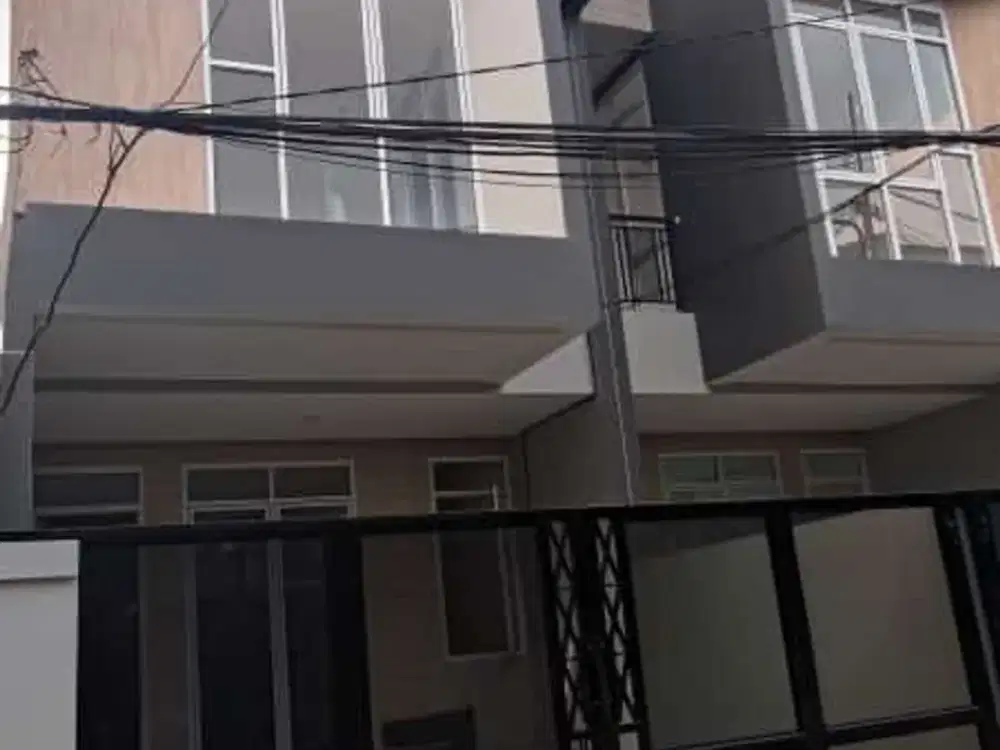 Dijual Cepat Rumah Baru Siap Huni, 3 Lantai di lokasi Duri Kepa Jakarta Barat