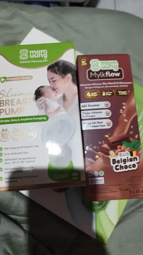 PRELOVED POMPA ASI MOM UUNG + SILICONE BREAST PUMP
