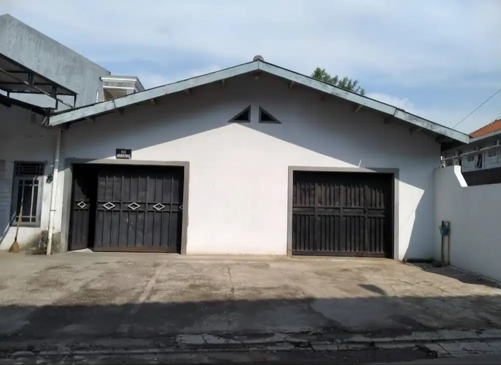 DISEWAKAN GUDANG UNTUK TEMPAT USAHA DI PUSAT KOTA CIREBON