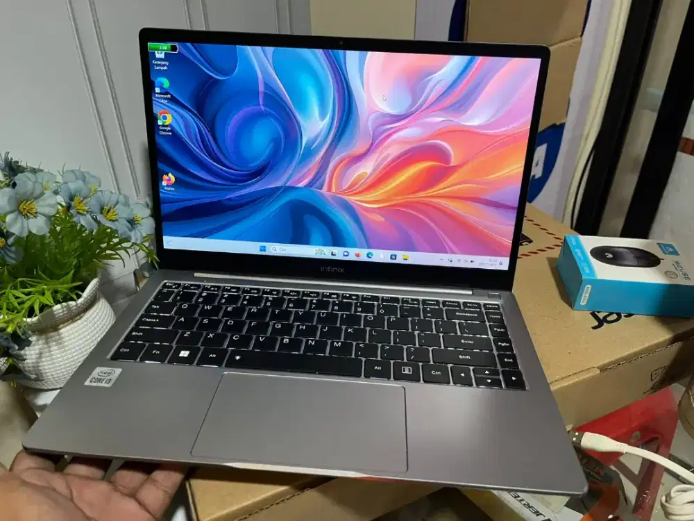 *Infinik InBook X2 
Spesifikasi 

 Intel core i3-1005G1
 4 gb