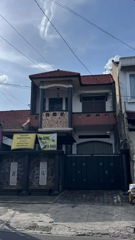 Disewakan! Rumah 2 Lantai Pinggir Jalan Tegalsari